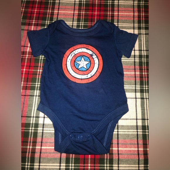 Captain America onesie - Picture 1 of 2